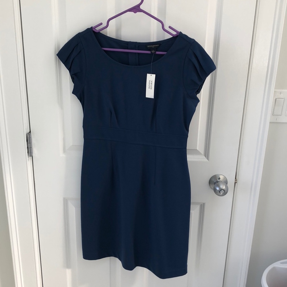 Banana Republic Short Sleeve Sheath Dress